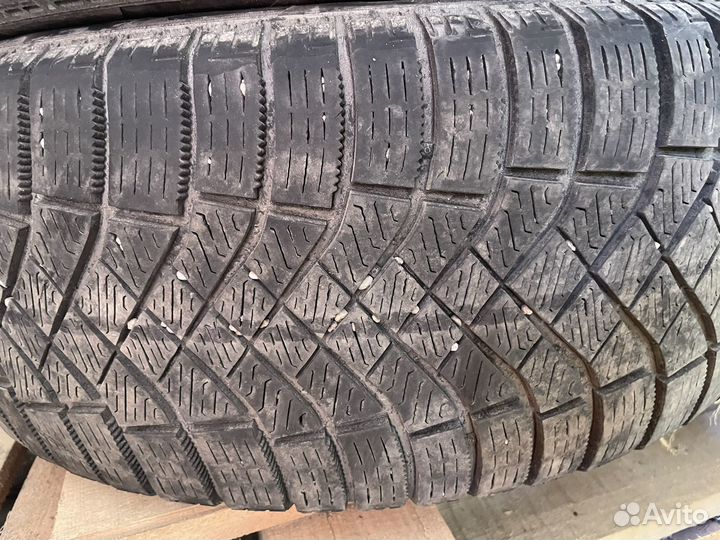 Pirelli Ice Zero 225/55 R17 101Y