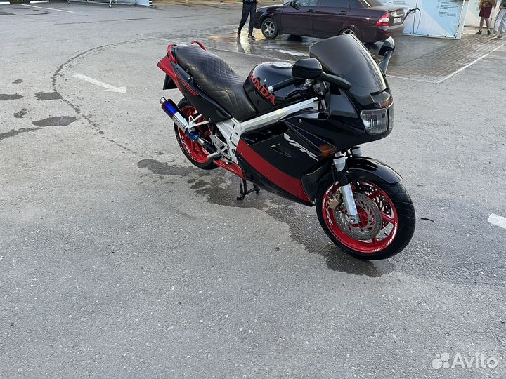 Продам honda VFR 750