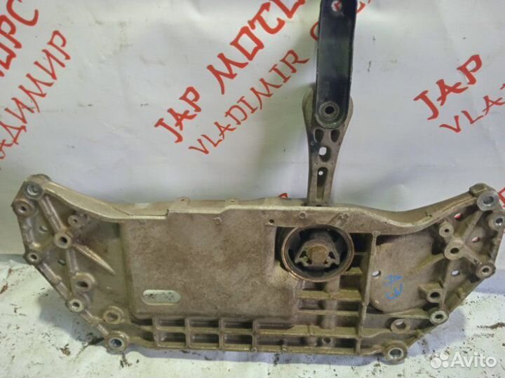 Подрамник двигателя Audi A3 8P caxa 1.4 2012