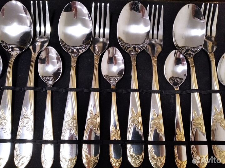 Набор столовых приборов на 12 персон