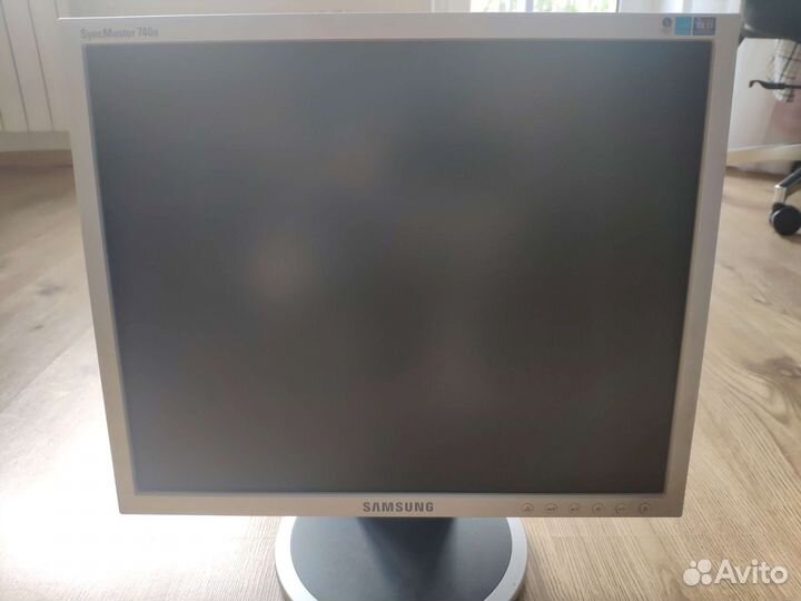 Монитор Samsung 