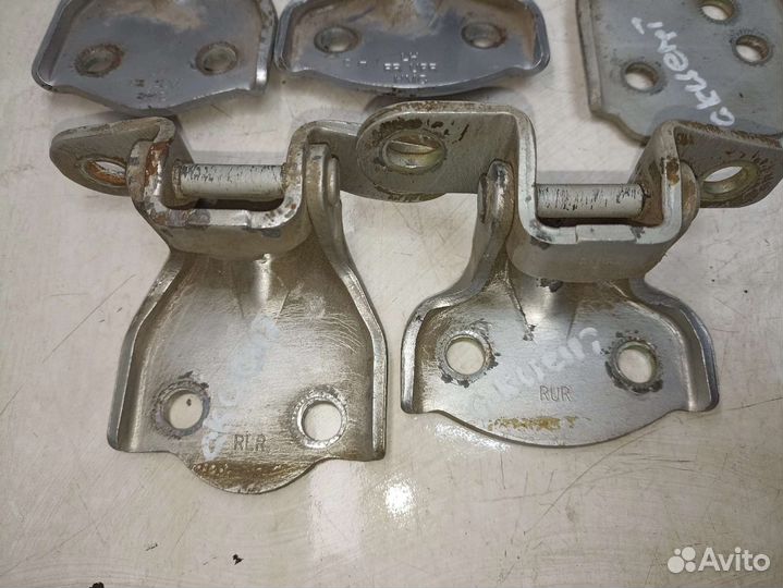 Петли дверей Hyundai Accent