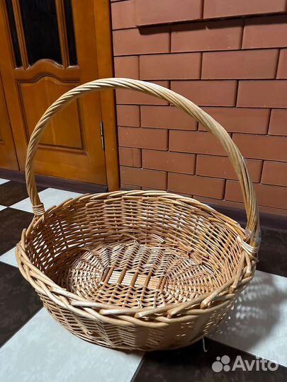 Корзина плетеная