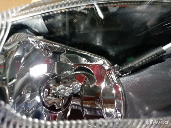 Фара противотуманная птф правая Chrysler 300M