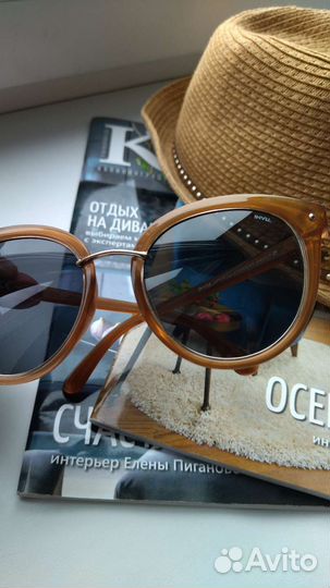 Шляпа и очки