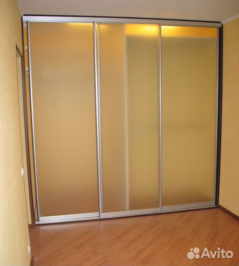 Двери раздвижные с матовым стеклом шк-136