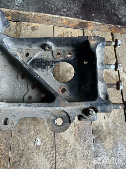 Кронштейн рессоры левый Man 81413133013