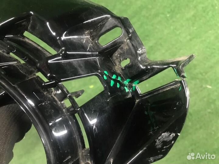 Накладка на решетку радиатора Mercedes-Benz E-Clas