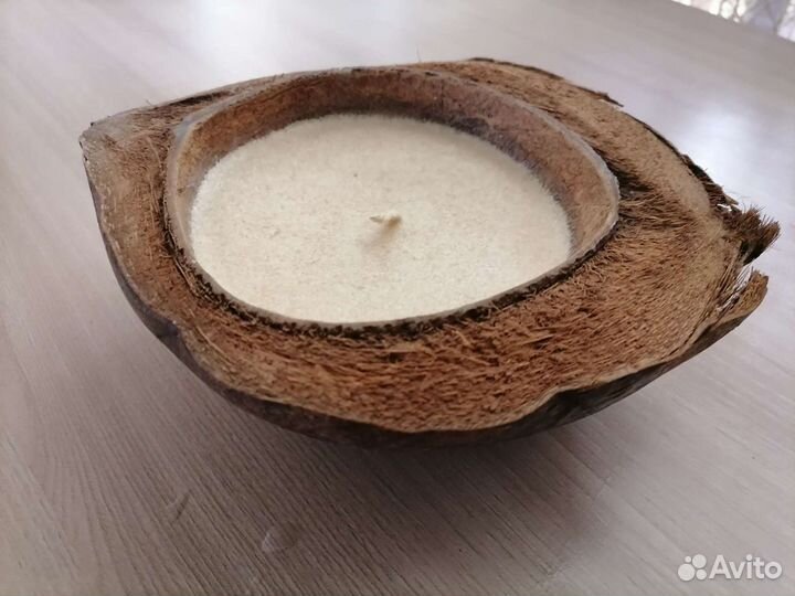 Свеча в кокосе