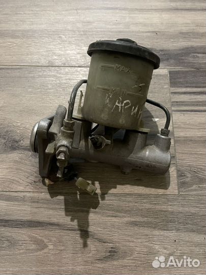 Главный тормозной цилиндр Toyota Carina 2