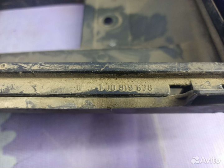 Корпус салонного фильтра Volkswagen Bora