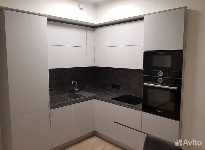 Кухня в потолок