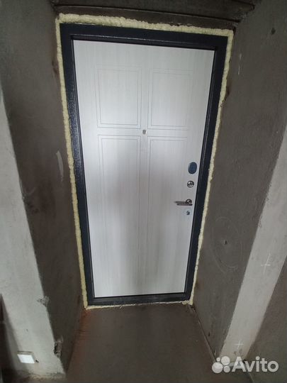 Металлическая дверь бу из новостроек