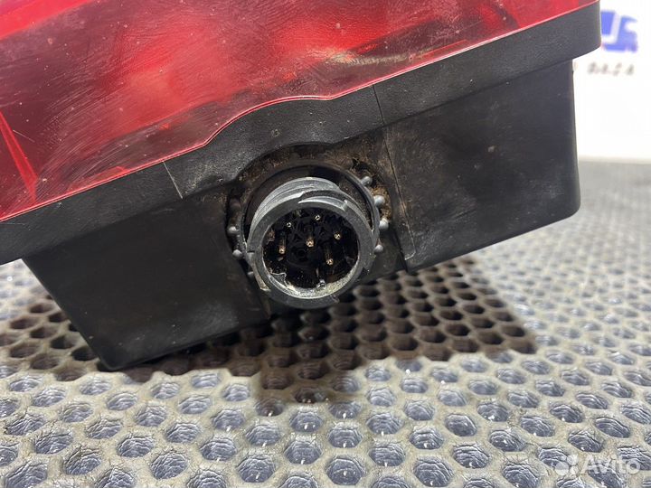 Фонарь задний правый