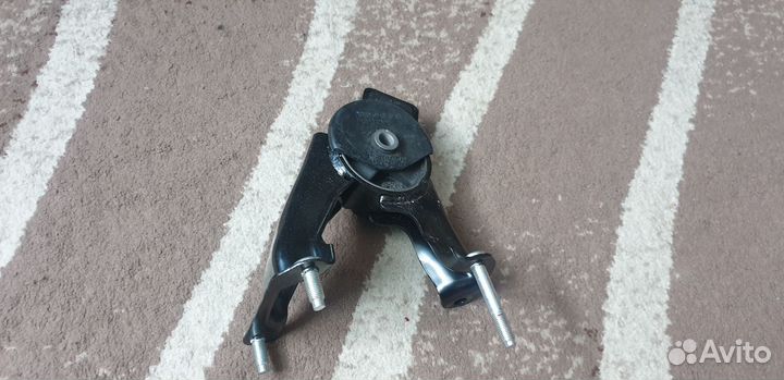 Подушка двигателя