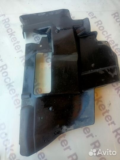 Пыльник двигателя правый Land Rover Range Rover 3