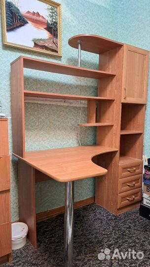 Компьютерный стол