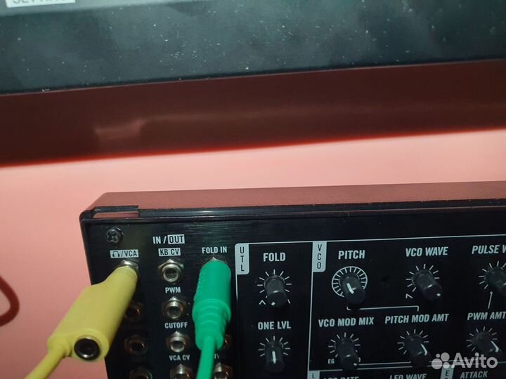 Moog Mavis полумодульный аналоговый синтезатор