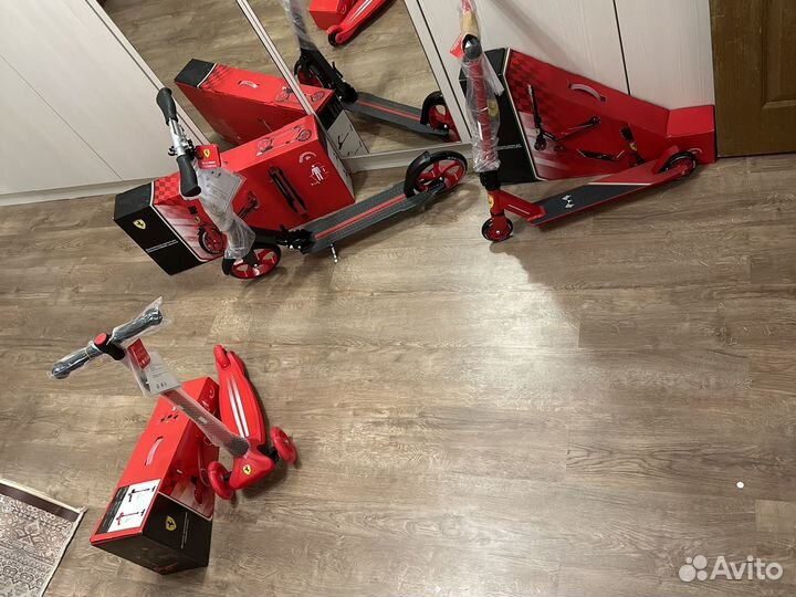 Самокат детский и доя взрослый ferrari