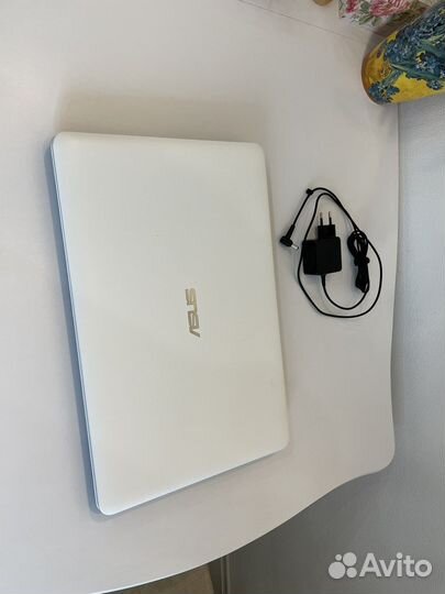Ноутбук Asus 17