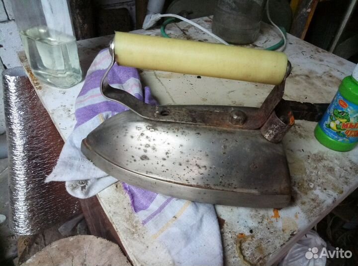 Старинный утюг
