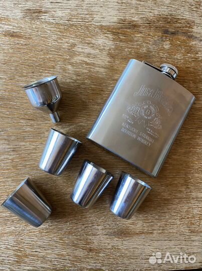 Подарочный набор фляжка рюмки