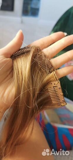 Искусственные пряди волос русого цвета