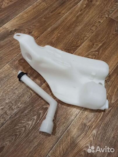 Омывательный бачок На Рено Меган 3 Купе