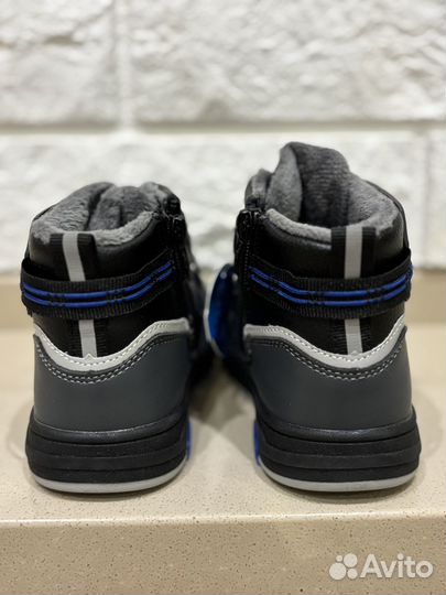 Новые ботинки демисезон ддоя мальчика 27