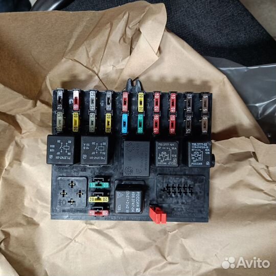 Блок предохранителей/монтажный блок 21230/2110 н.о