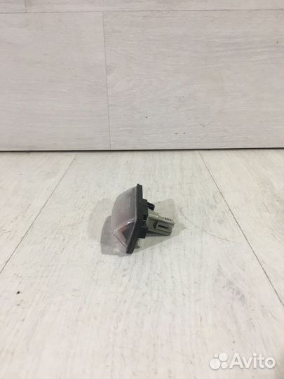 Плафон подсветки номера nissan almera G15 1.6 мт с