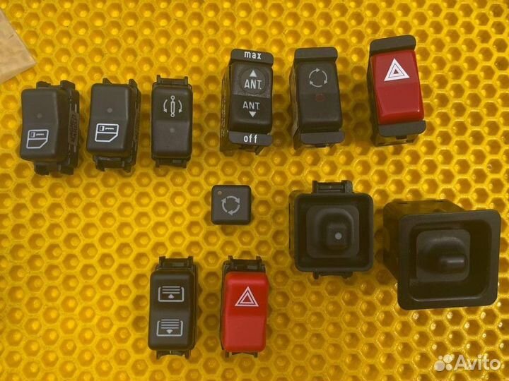 Кнопки новые оригинал Мерседес в упаковке