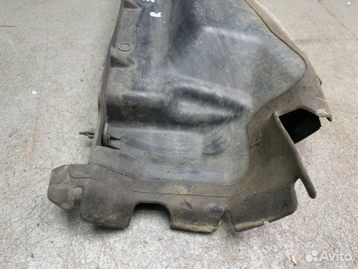 Дефлектор радиатора правый Peugeot 308 хэтчбек 1.6