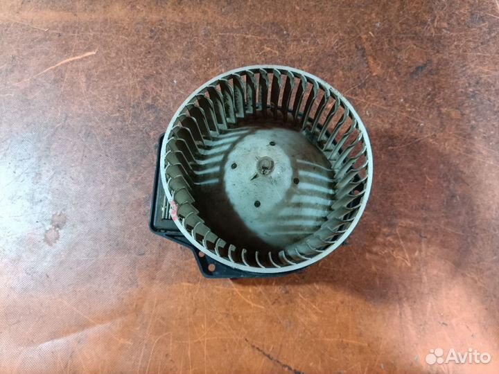 Моторчик печки Mitsubishi Pajero io H76W