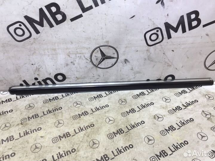 Молдинг стекла передний правый Mercedes S-Class