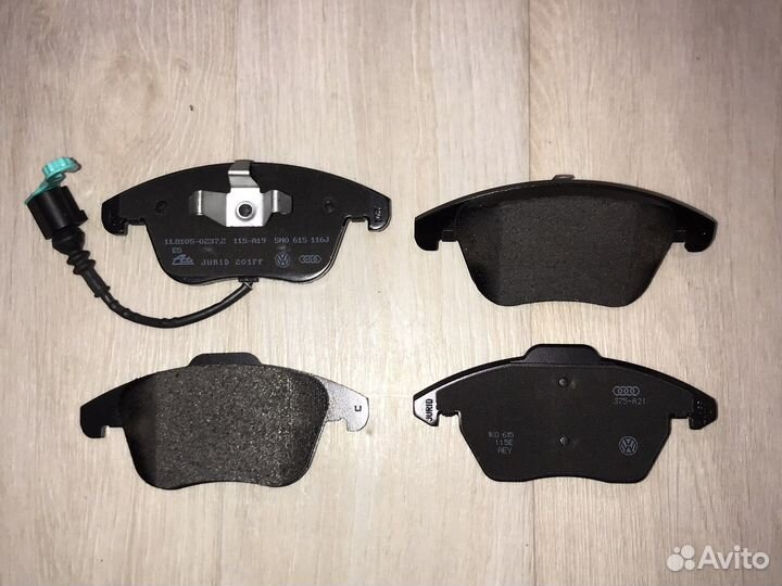 Тормозные колодки передние Tiguan/Q3 VAG 5N0698151