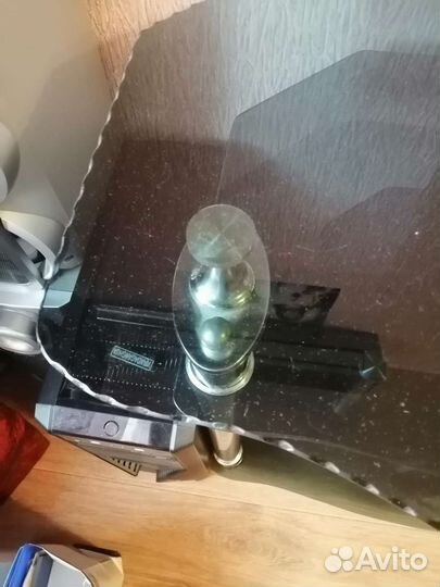 Стеклянная тумба под тв и аппаратуру