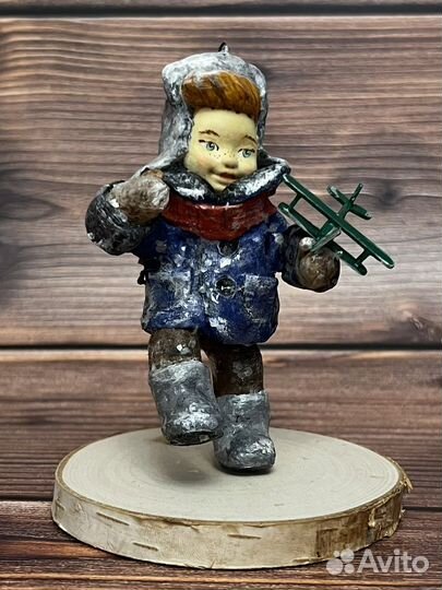 Ватная елочная игрушка «Мальчик с самолетом»