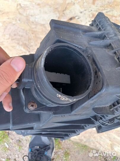 Корпус воздушного фильтра VW transporter T5