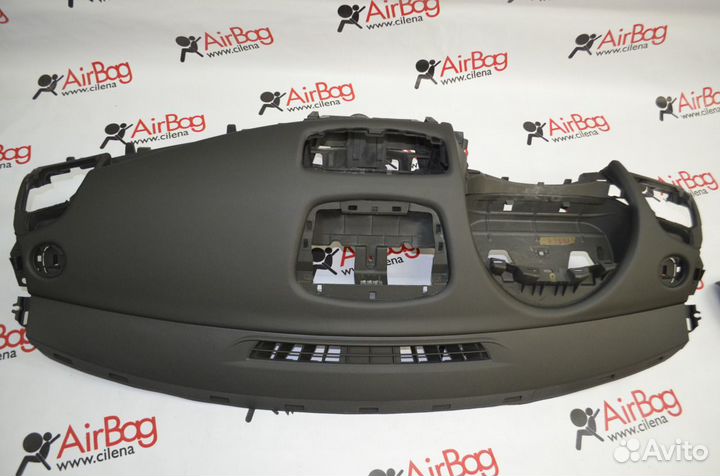 Торпедо панель приборов Renault Fluence