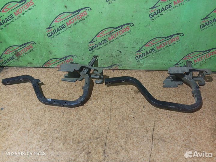 Петли крышки багажника Nissan Cefiro A32 1994 VQ20