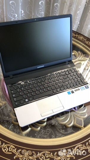 Ноутбук samsung NP300E5A