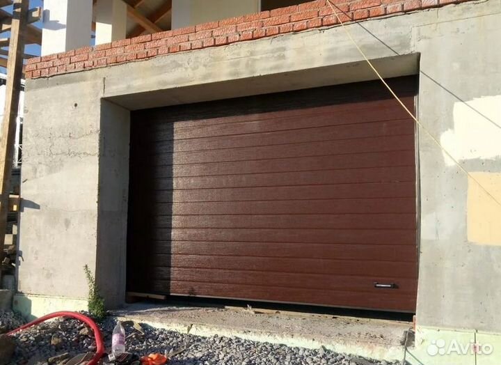 Секционные ворота