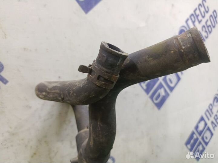 Патрубок системы охлаждения Renault Laguna