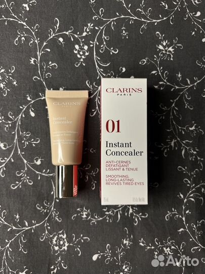 Консилер Clarins 01