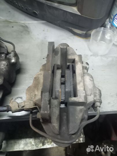 Суппорт тормозной передний правый