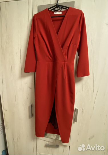 Платье праздничное