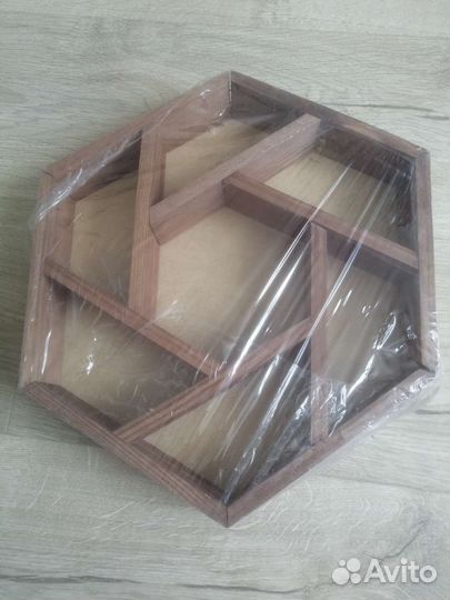 Ящик дерево шестигранник с перегородками,орех