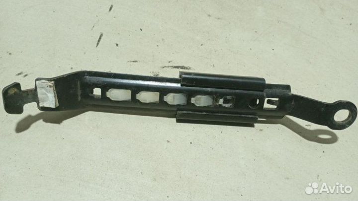 Кронштейн ремня безопасности передний правый Lifan