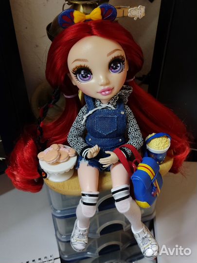 Rainbow high Ruby нюд +сменные кисти,подставка,топ